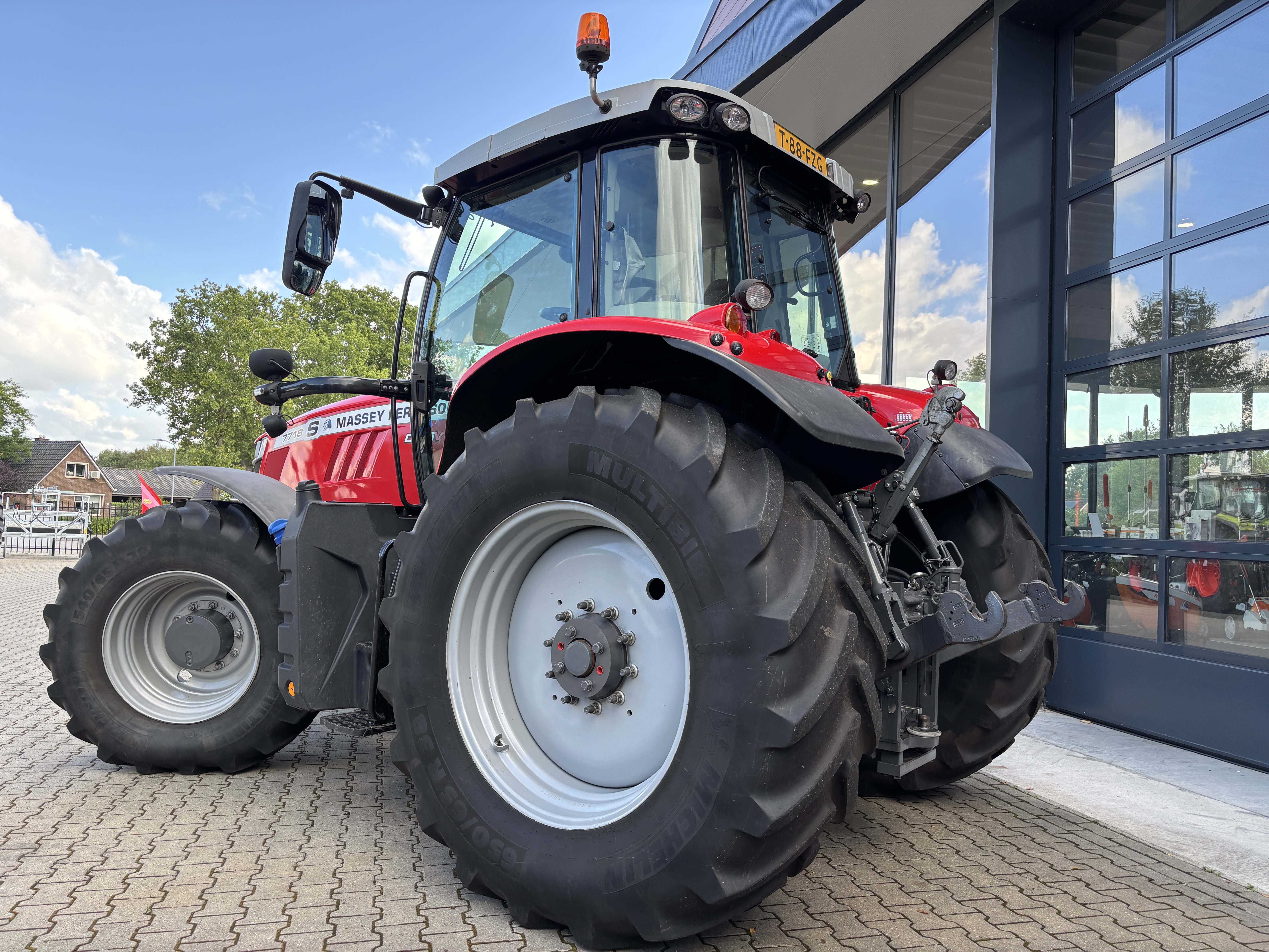 mechanisatiebedrijf-meijering-productmetatitle-massey-ferguson